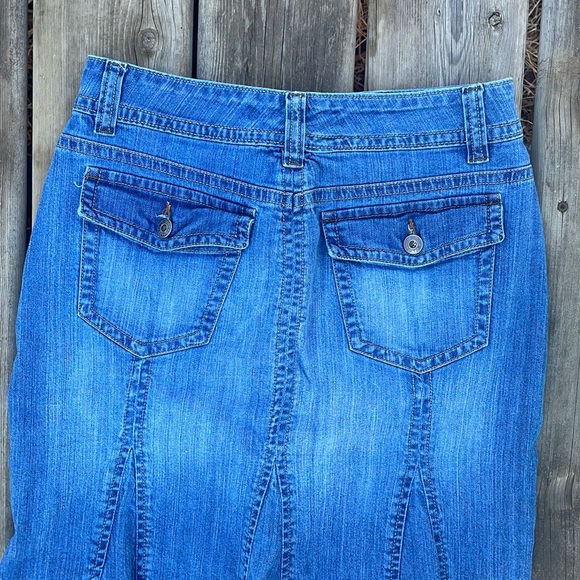 Gloria Vanderbilt Denim Skirt - Picture 4 of 6